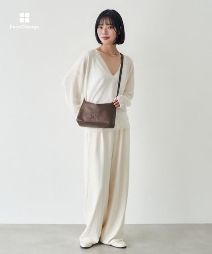 新色追加】《本革/270g》エンボスモノグラムショルダーバッグ