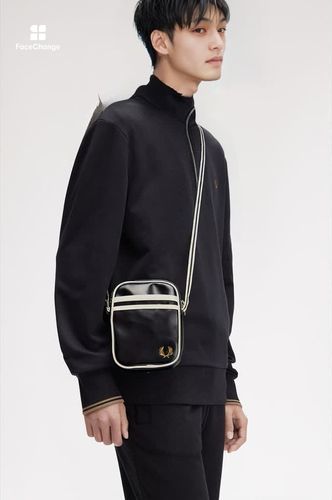 Classic Small Side Bag(1SZ D57：BLACK / ECRU): | FRED PERRY JAPAN