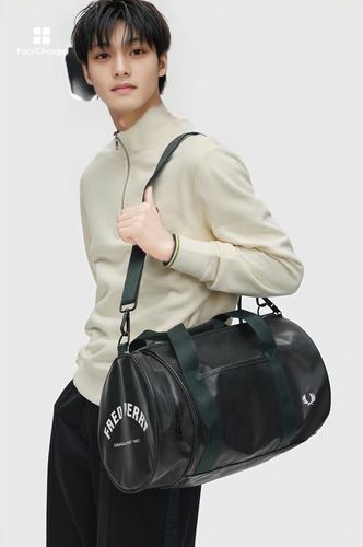 Tonal Classic Barrel Bag(1SZ 774：BLACK / GOLD): | FRED PERRY