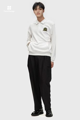 Tennis Badge Collared Sweatshirt(M 129：SNOW WHITE): | FRED PERRY