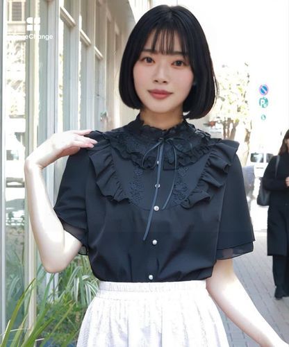 Roses Monseur フリル付き黒半袖トップス black-hair-bob-with-bangs.jpg
