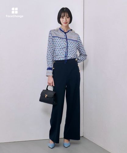 新品未使用　allureville 幾何学柄 バイカラー 総柄　M　ブラウス 新品未使用 allureville 幾何学柄 バイカラー 総柄 M ブラウス - メルカリ