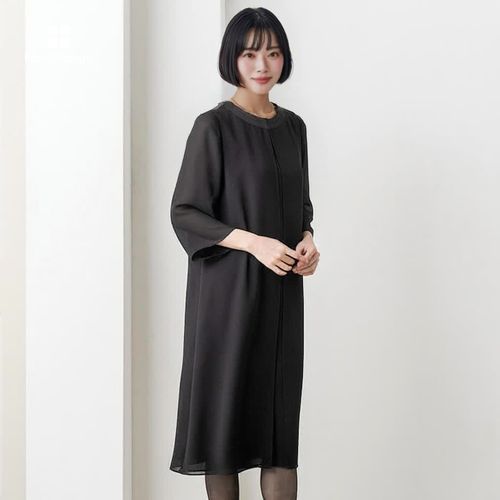 black-hair-bob-with-bangs.jpg