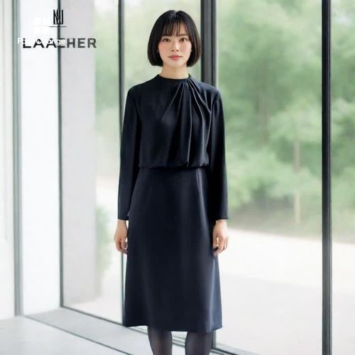 ドレープデザインのワンピース 9号・ブラック｜東京ソワール