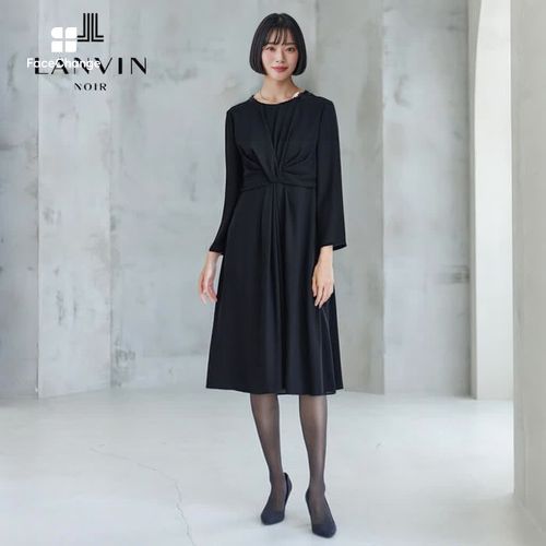 ねじりディティ―ルがポイントのモダンなワンピース 11号・ブラック