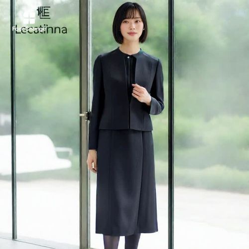 black-hair-bob-with-bangs.jpg