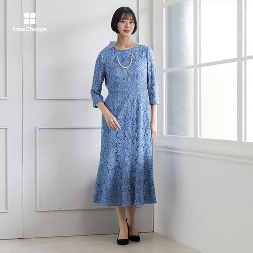 華やかな総レースのワンピース 9号・スカイブルー｜東京ソワール