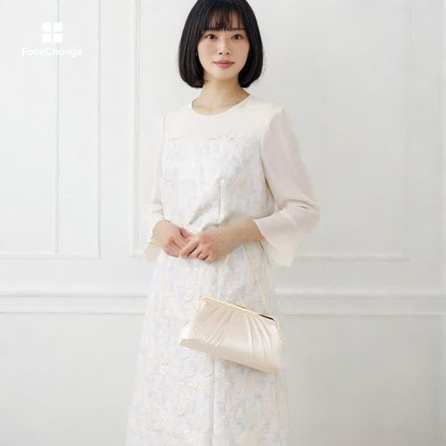 がま口タイプのパーティーバッグ ・シルバー｜東京ソワールオンライン