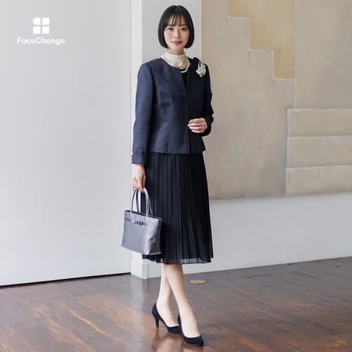 素材感の変化で魅せる大人のセレモニースーツ 13号・ネイビー｜東京